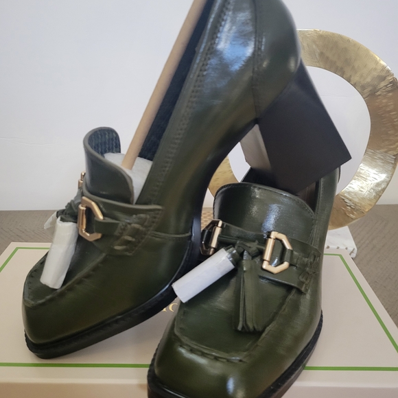 Antonio Melani Women's Green Loafers. New with the Box.Size 7.5. - Picture 2 of 8